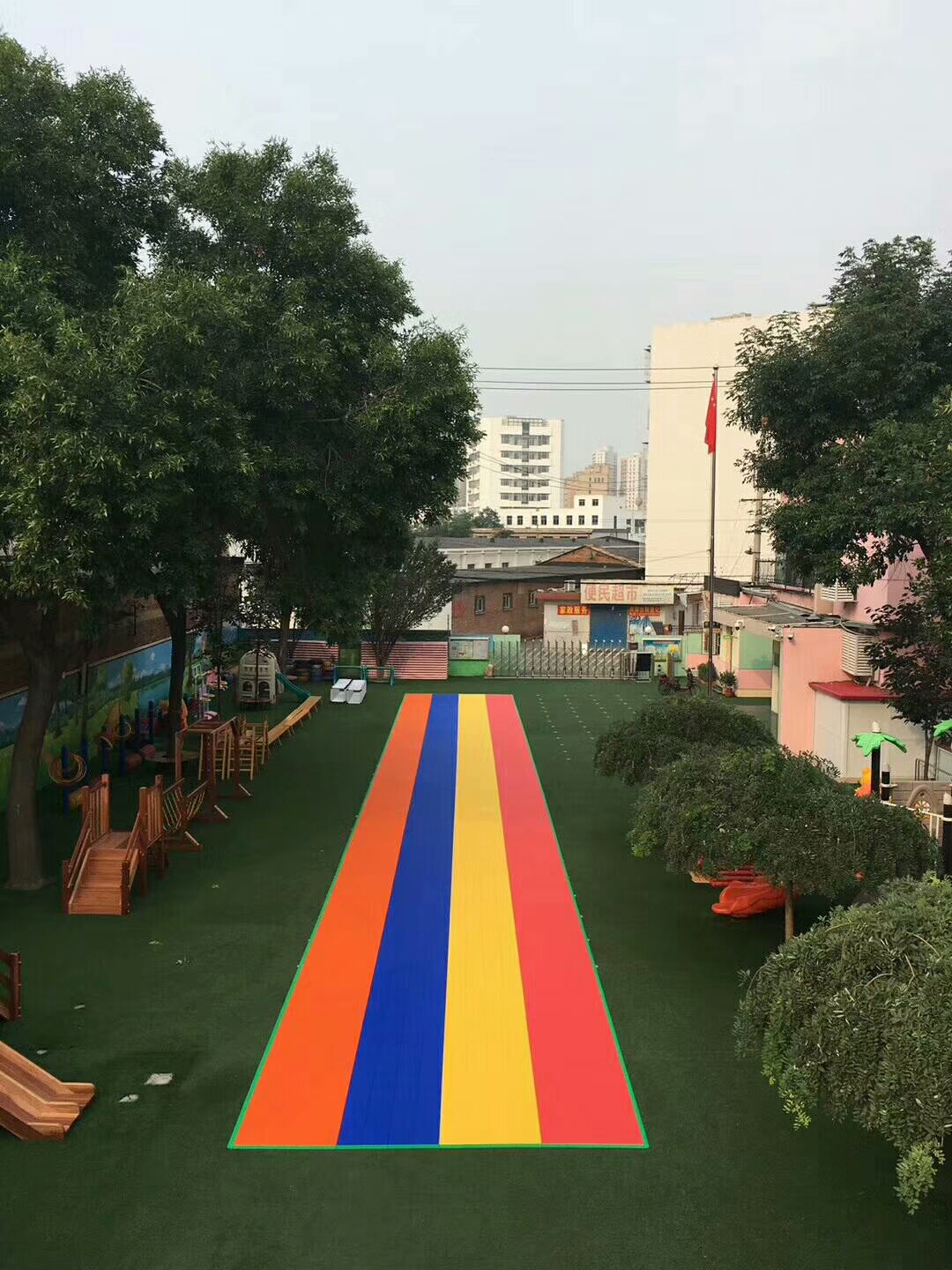 仲達地板【定】天津，與草坪合體？