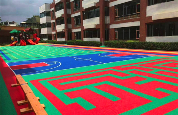 ?幼兒園為什么要選擇仲達塑膠懸浮地板？